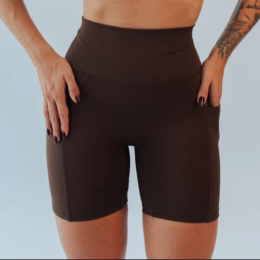 Short Corredor com Bolso - Marrom Café