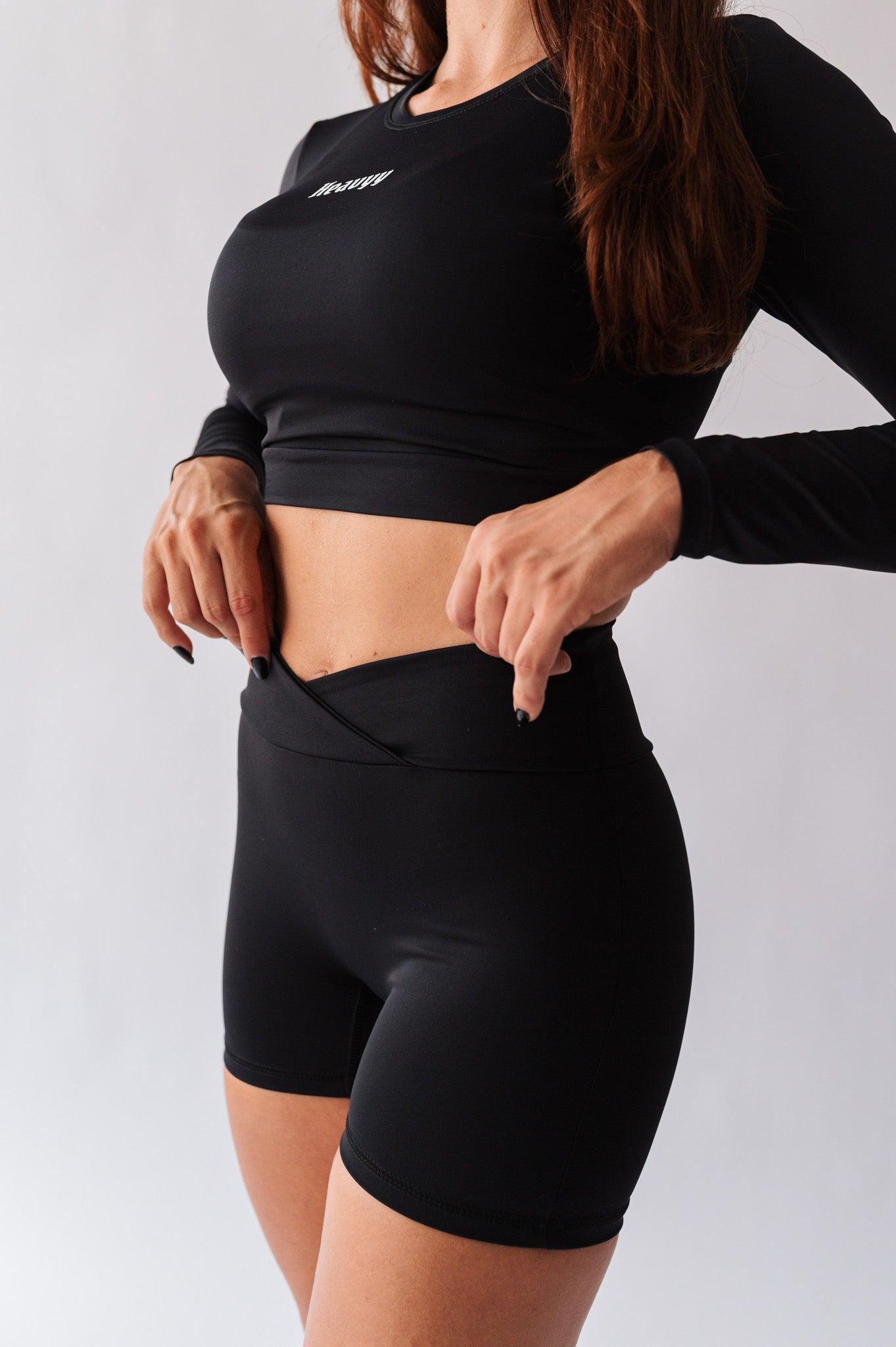 Short com Cós Cruzado de Poliamida Preto